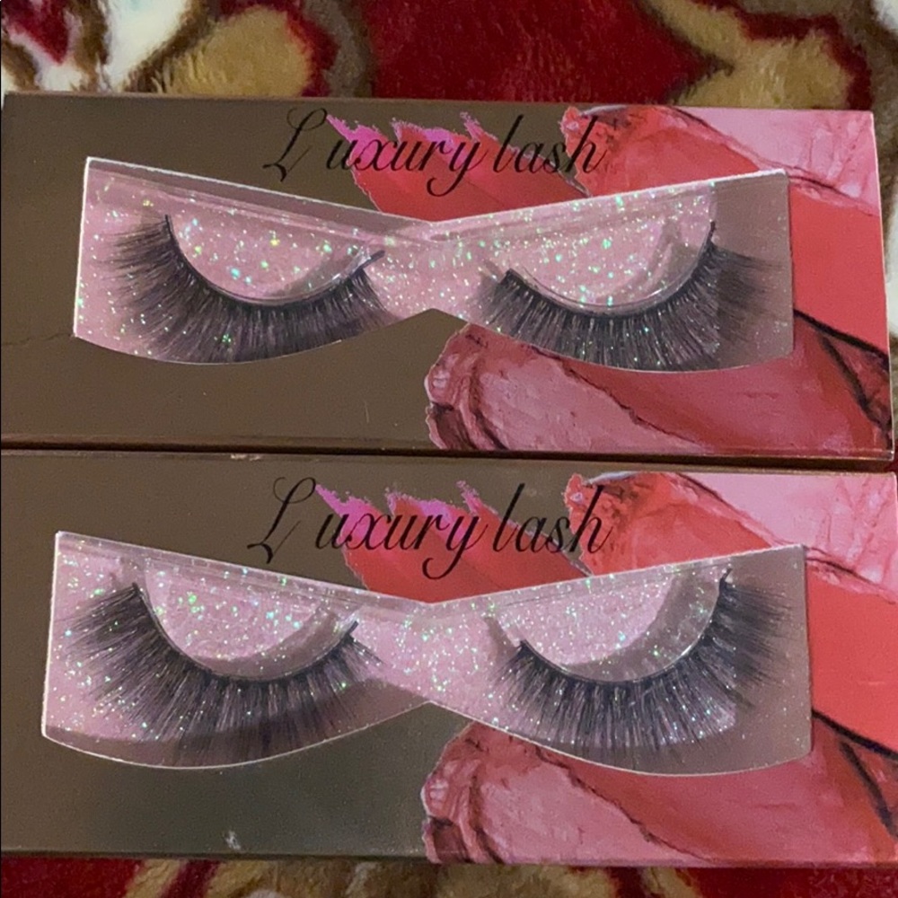 2 pairs of luxury lashes